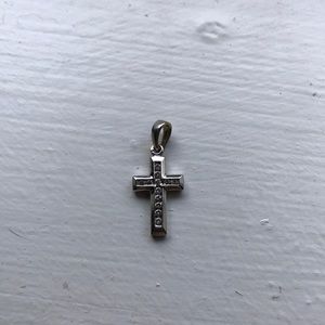 Cross Pendant: Real diamonds, white gold